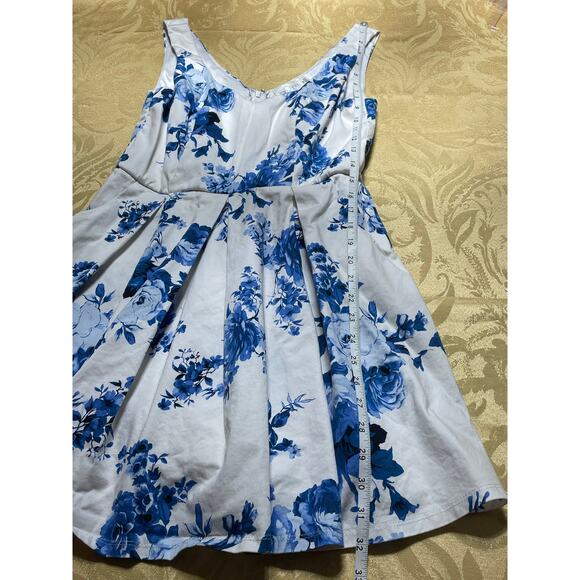 Jun & Ivy Medium Dress Pockets Lined Floral Blue White Fit & Flare Zipper - Picture 9 of 9
